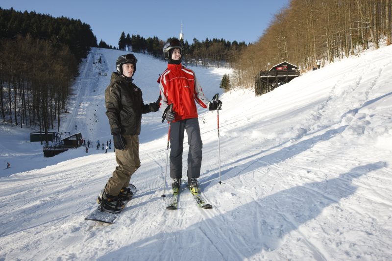 Junge Skifahrer auf dem Ravensberg